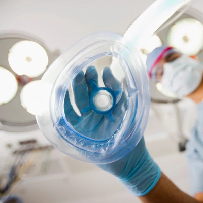 Máscara de anestesia general — equipo necesario para una rinoplastia segura