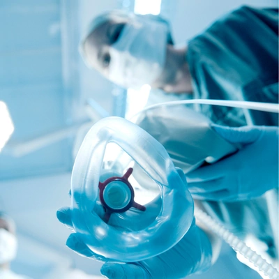 Anestesia local con sedación profunda en cirugía de lifting facial